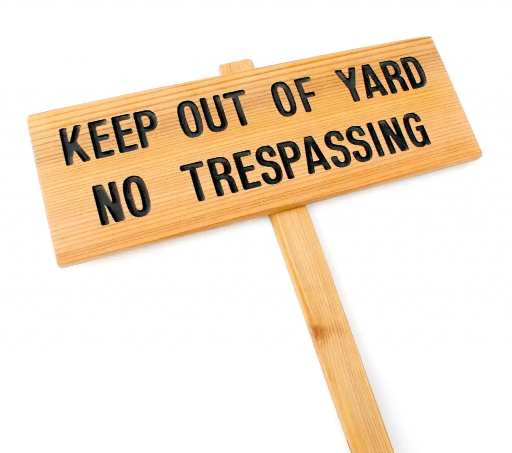 Put A Sign In My Yard About My Neighbour